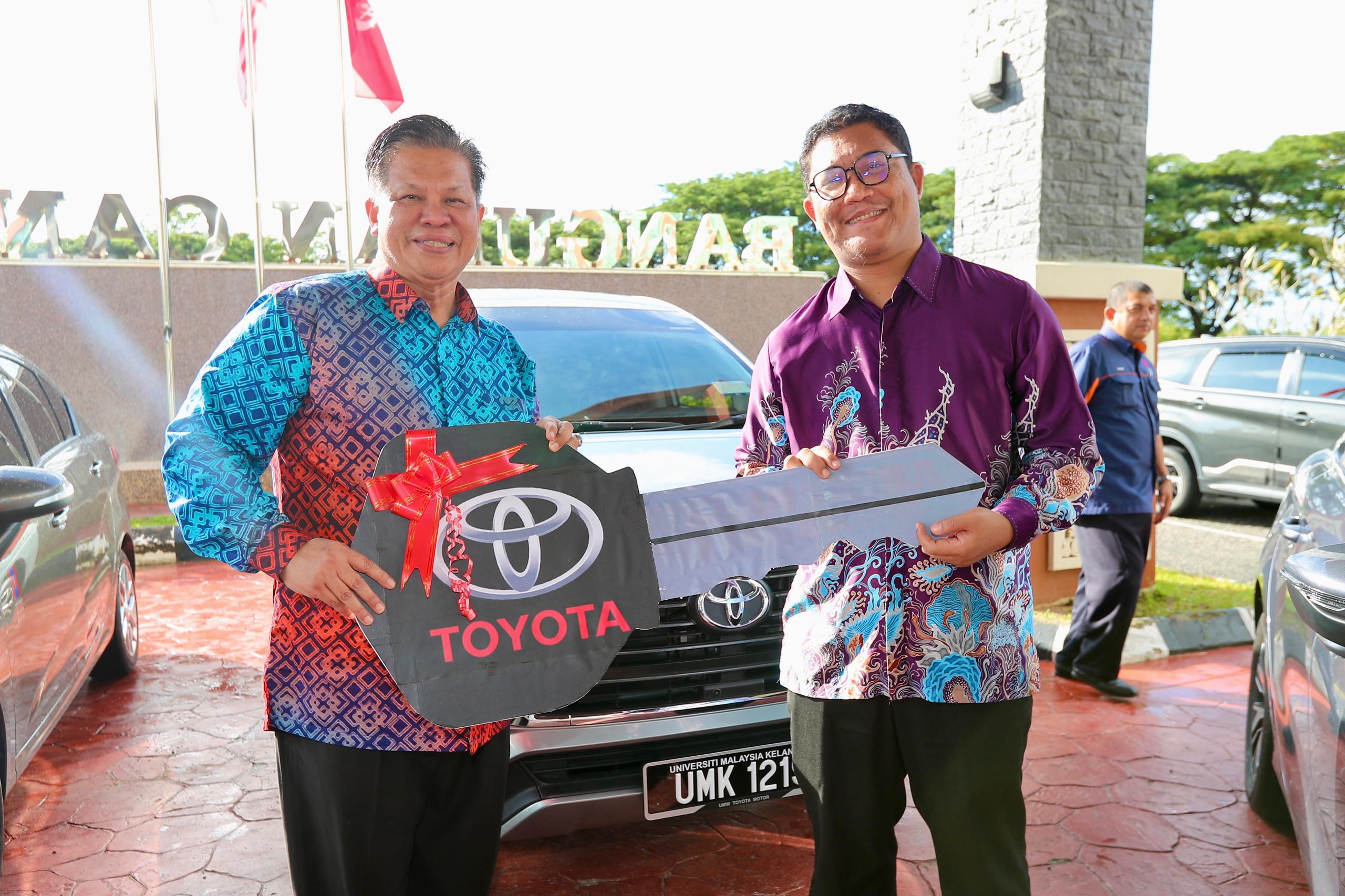 PENYERAHAN KENDERAAN BAHARU